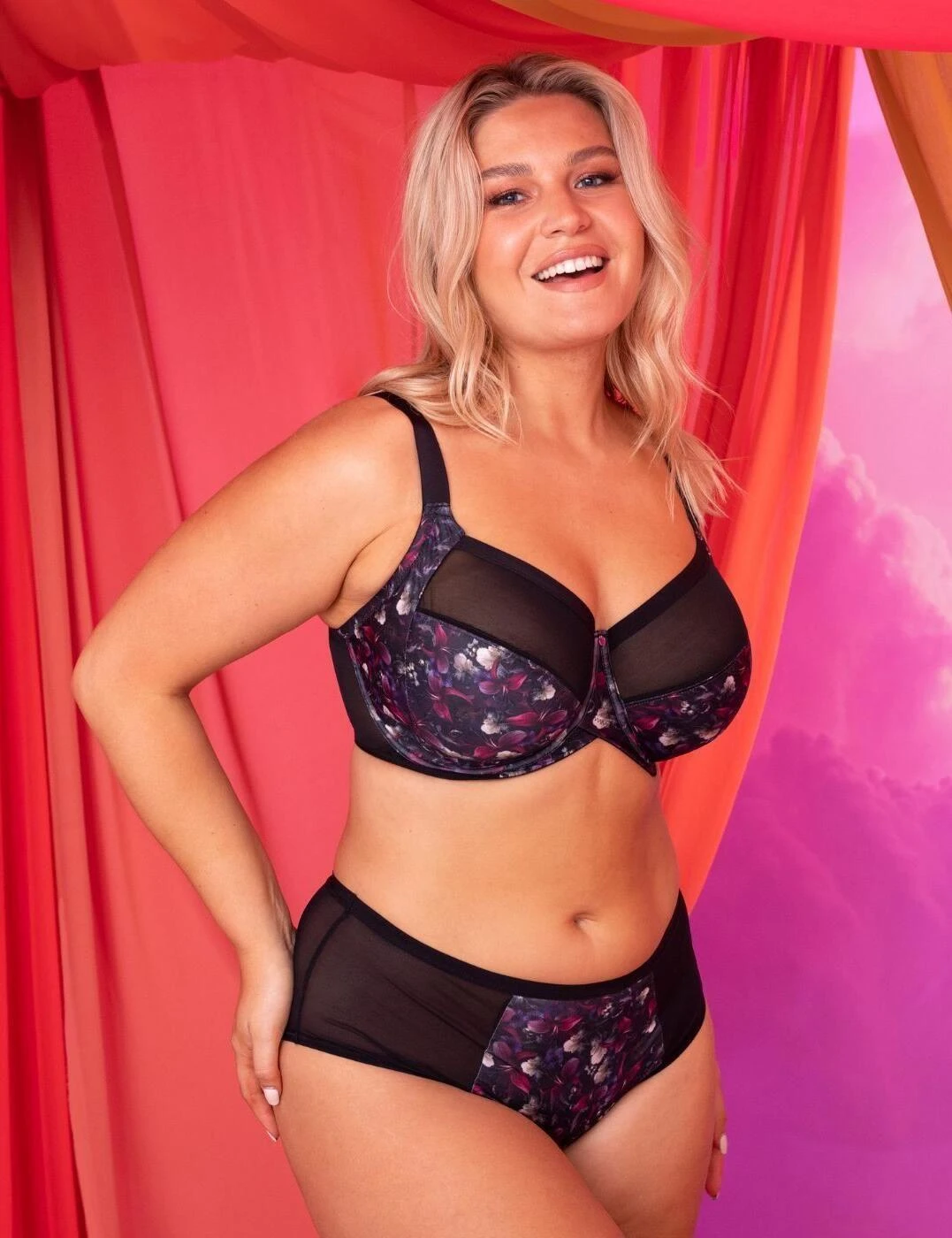 Curvy Kate WonderFully Shorty Brief - Black Floral 6 Curvy Kate WonderFully Shorty Brief - Black Floral - Image 6