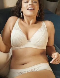 Triumph Aura Spotlight Brazilian Brief - Creamy Dream 9 Triumph Aura Spotlight Brazilian Brief - Creamy Dream -Belle Lingerie Store 57044 triumph aura spotlight brazilian brief creamy dream 5