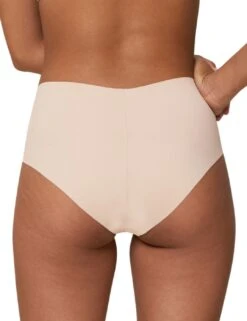 Triumph Flex Smart Maxi Brief - Soft Praline -Belle Lingerie Store 63502 triumph flex smart maxi brief soft praline 2