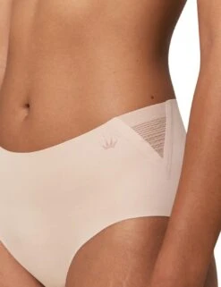 Triumph Flex Smart Maxi Brief - Soft Praline -Belle Lingerie Store 63502 triumph flex smart maxi brief soft praline 4