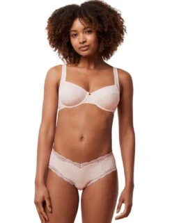 Triumph Natural Spotlight Moulded Bra - Fresh Powder -Belle Lingerie Store 64463 triumph natural spotlight moulded bra fresh powder 6